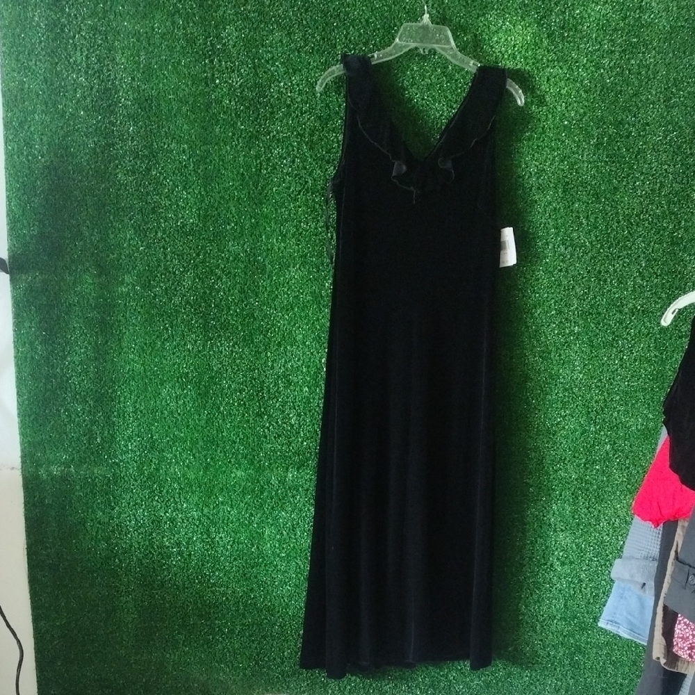 Chic Black Sleeveless Maxi Dress